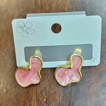 Boucles d'oreilles abstraites en forme de nuage blanc